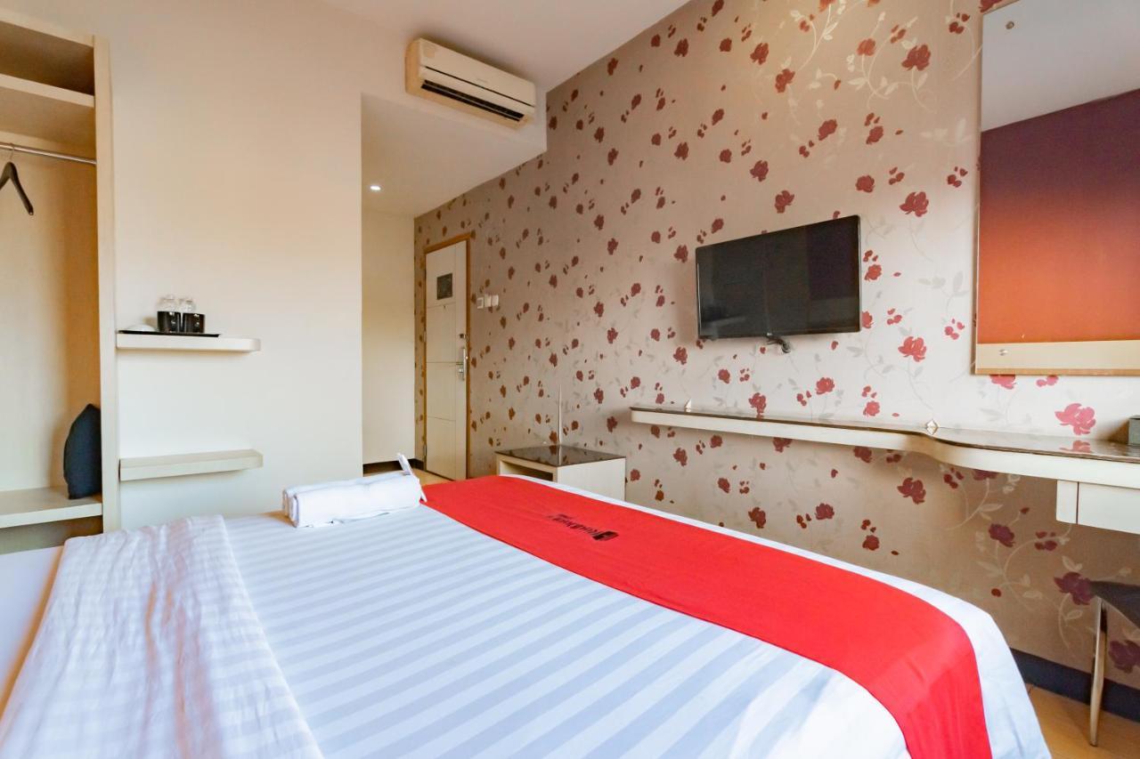 Reddoorz Premium Near Bandung Station Hotel Exterior photo