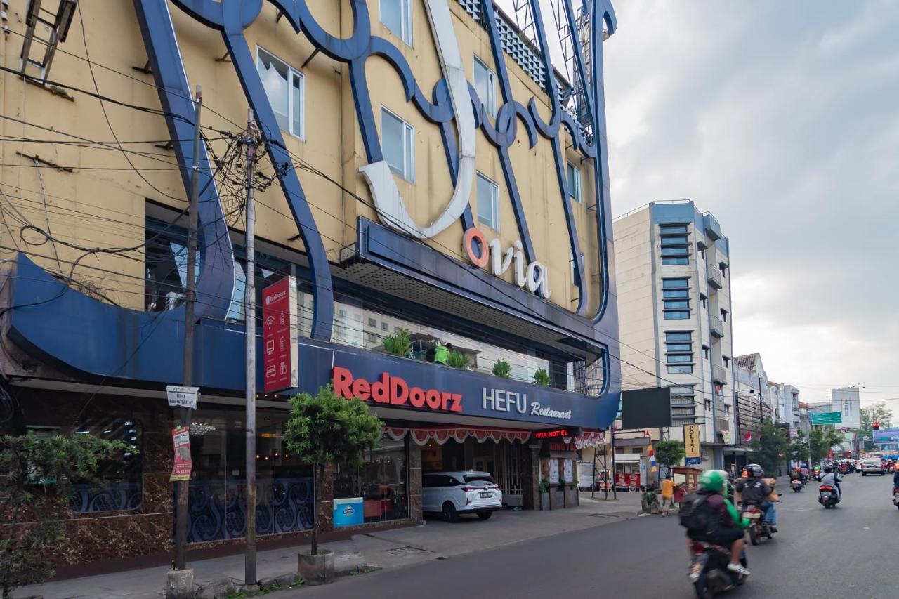 Reddoorz Premium Near Bandung Station Hotel Exterior photo